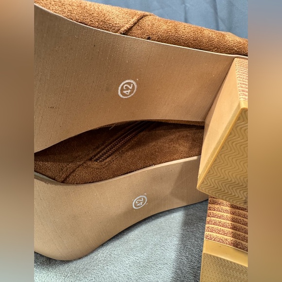 Elegant Tan Knee-High Women's Boots Size 9 - Picture 12 of 13